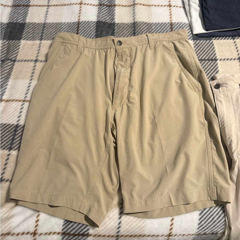 FootJoy Men's Khaki Flat Front Shorts